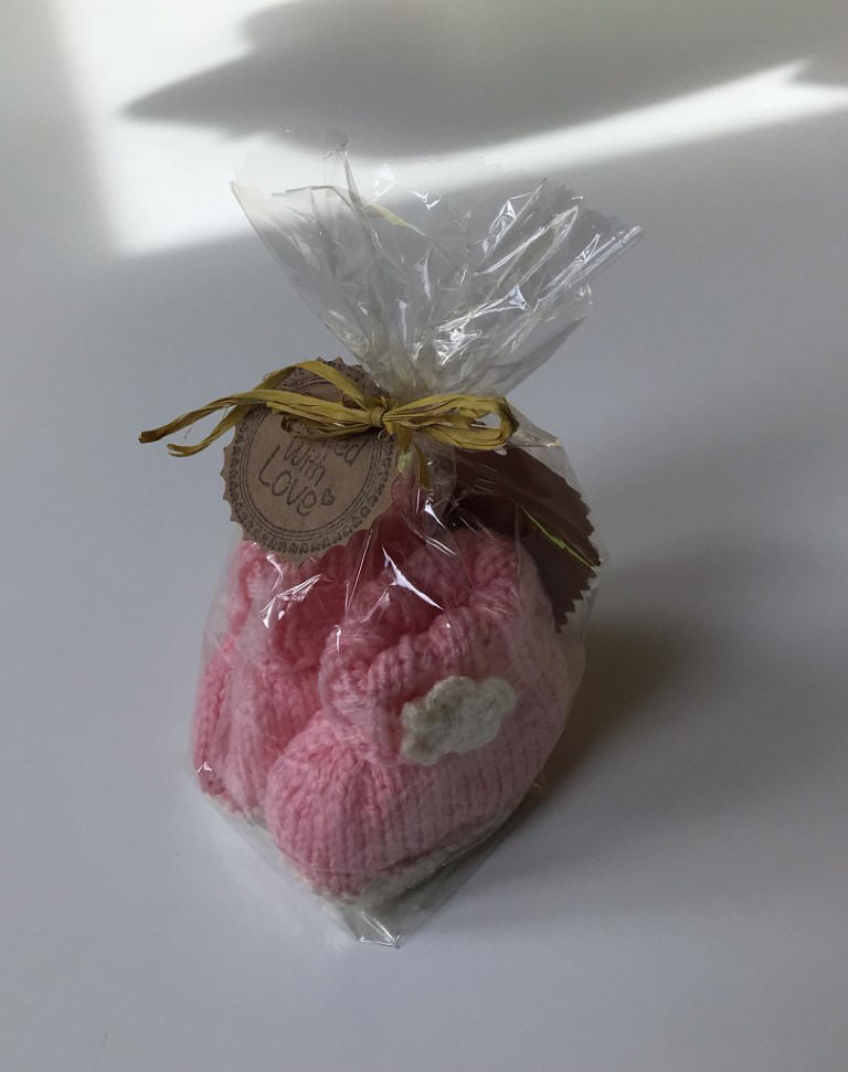 selbstgestrickte Babyschühchen