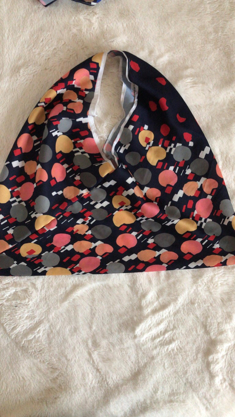 Selbstgenähte Platzspar-Einkaufstaschen