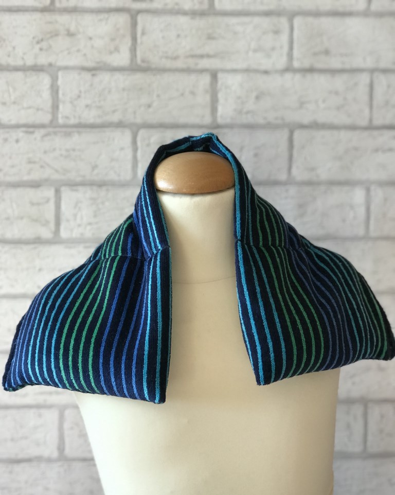 Selbstgenähte Körnerkissen, gefüllt mit Dinkel