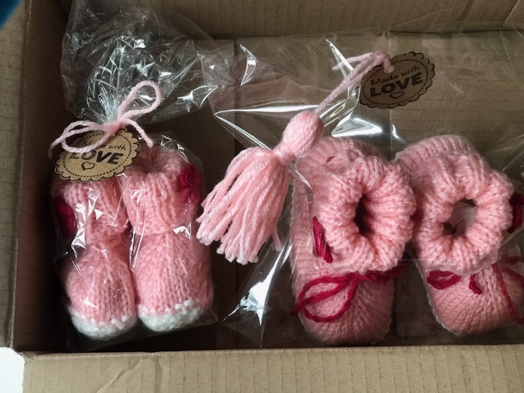 selbstgestrickte Babyschühchen